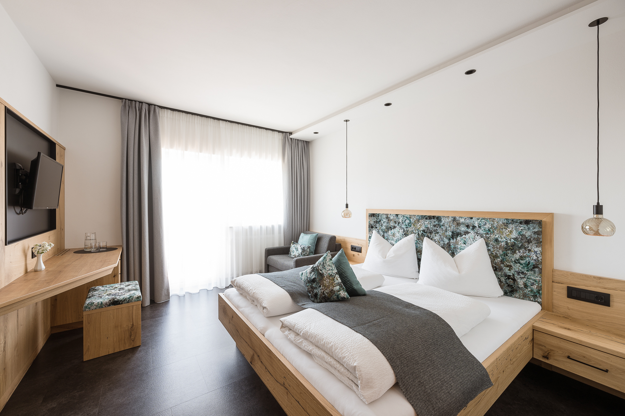 Einzelbett mit Ausziehfunktion für Nutzung eines Doppelbettes